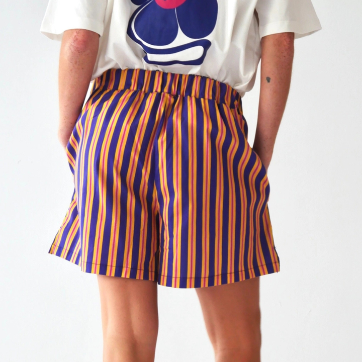 Kurze mediterrane Shorts