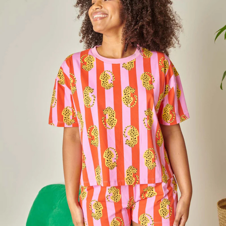 Kurzer Pyjama aus Bio-Baumwolle (Leopard Rot Gestreift)