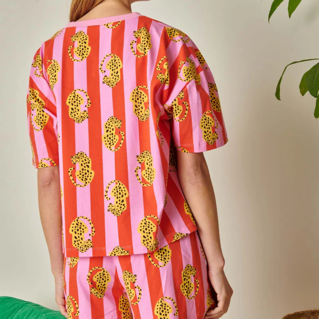 Kurzer Pyjama aus Bio-Baumwolle (Leopard Rot Gestreift)