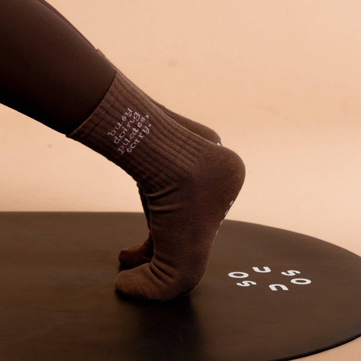 Grip Socken  "Busy Doing Pilates/ meet me for matcha Beige"