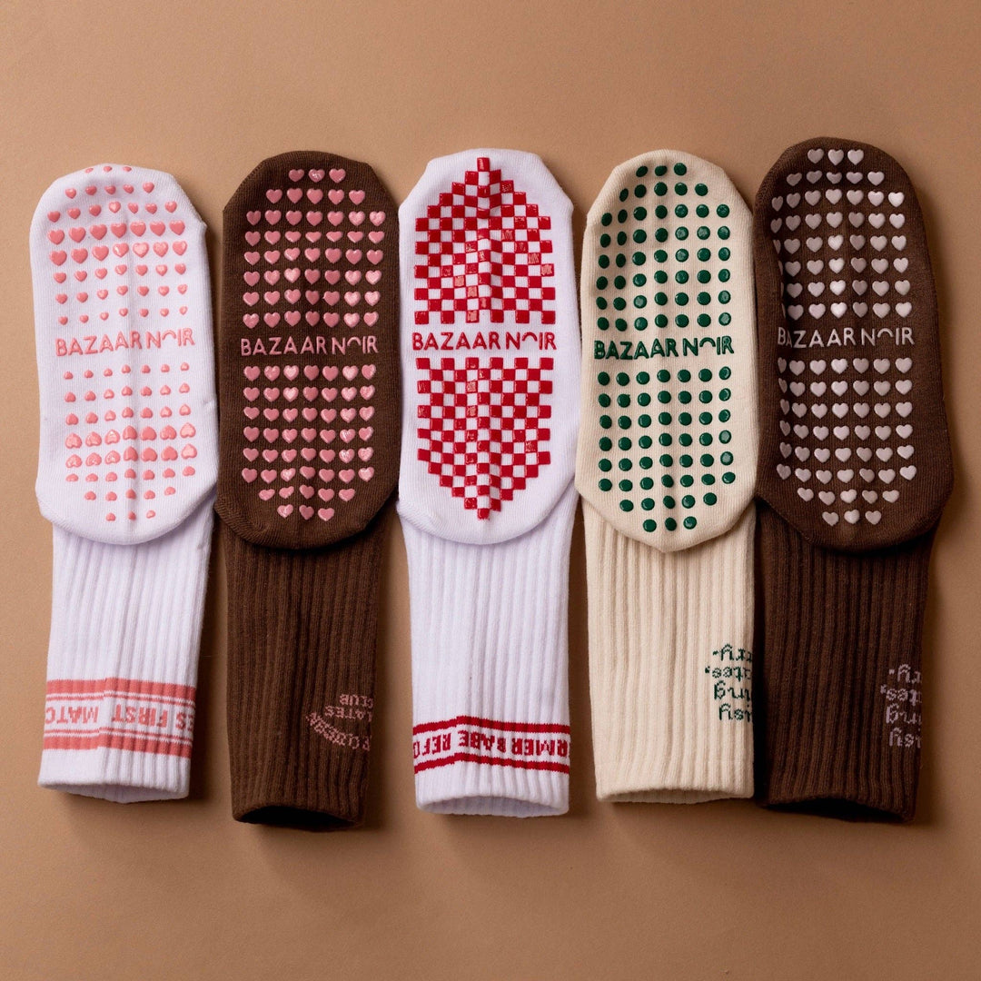 Grip Socken  "Busy Doing Pilates/ meet me for matcha Beige"