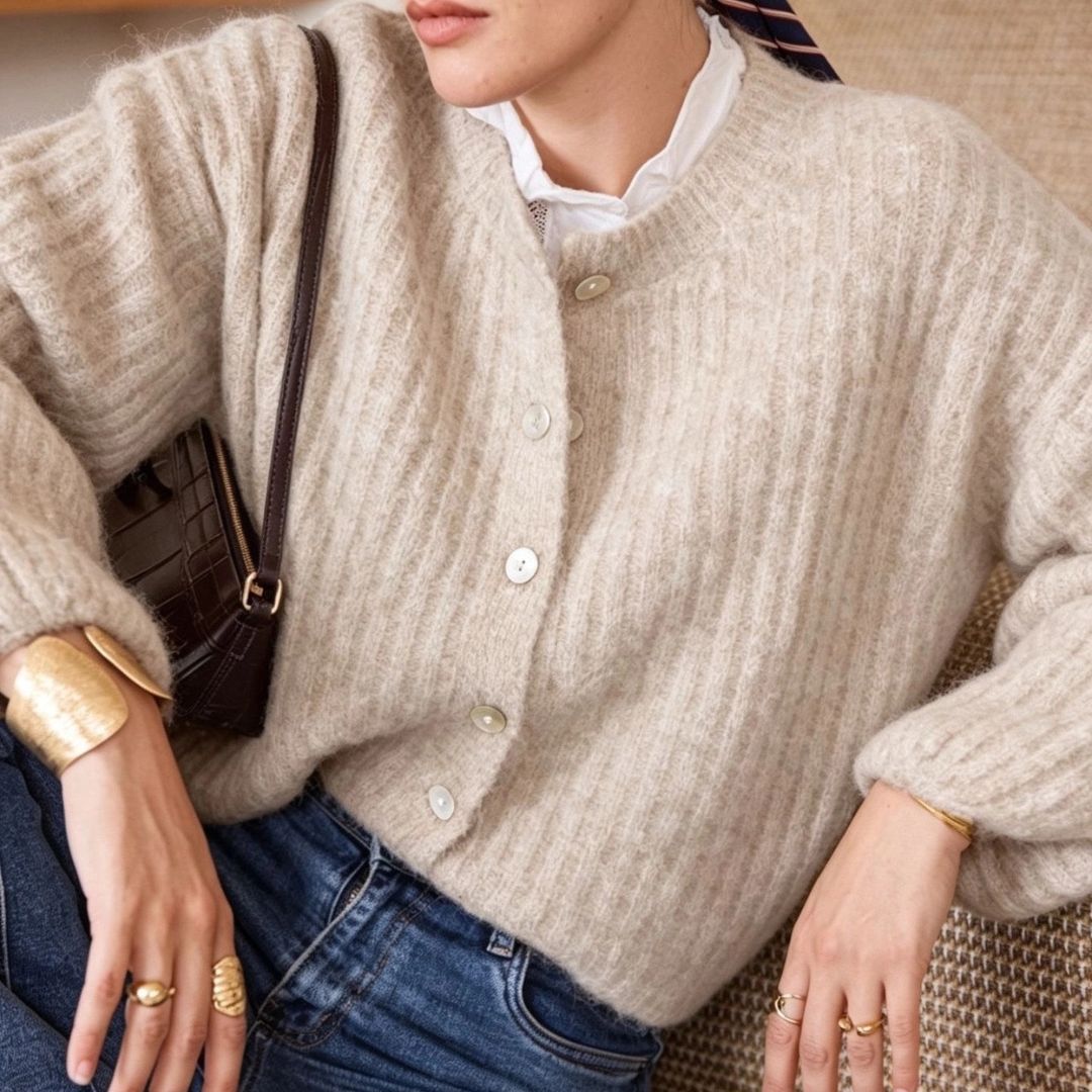 Strickjacke mit Ballonärmeln
