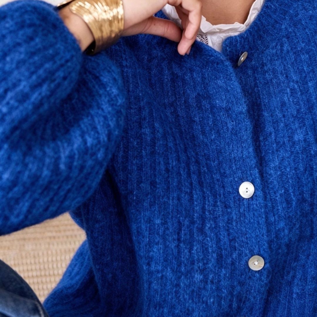 Strickjacke mit Ballonärmeln
